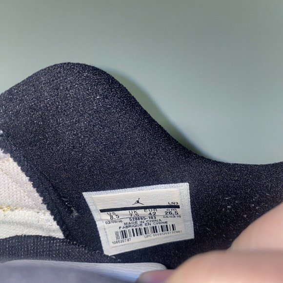 Size 8.5 - Jordan 11 Retro Low Closing Ceremony 528895-103 Damage Box Pre-Owned - Picture 9 of 13